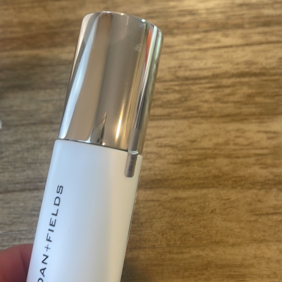 Rodan + Fields Radiant Defense Perfecting Liquid SPF 30 - Truffle - Picture 6 of 9